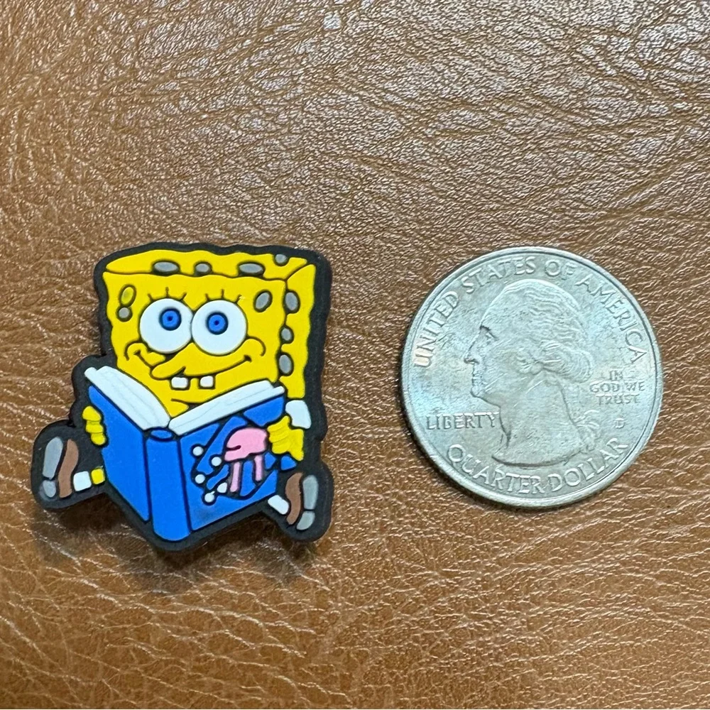Spongebob Reading Croc Charm - Picture 4 of 4